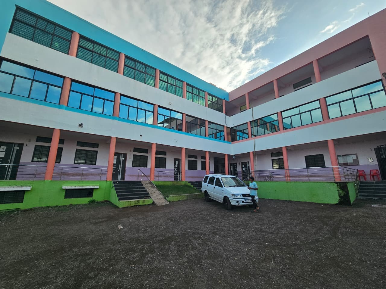 Glass and aluminium fabrication project by Balaji Glass And Aluminium Works, Baramati